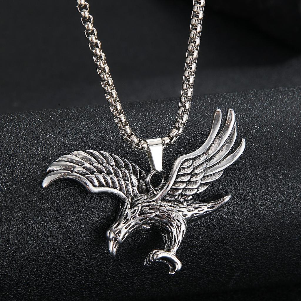 Elegante Ciondolo Aquila ad Ali Spiegate da Uomo, Versatile