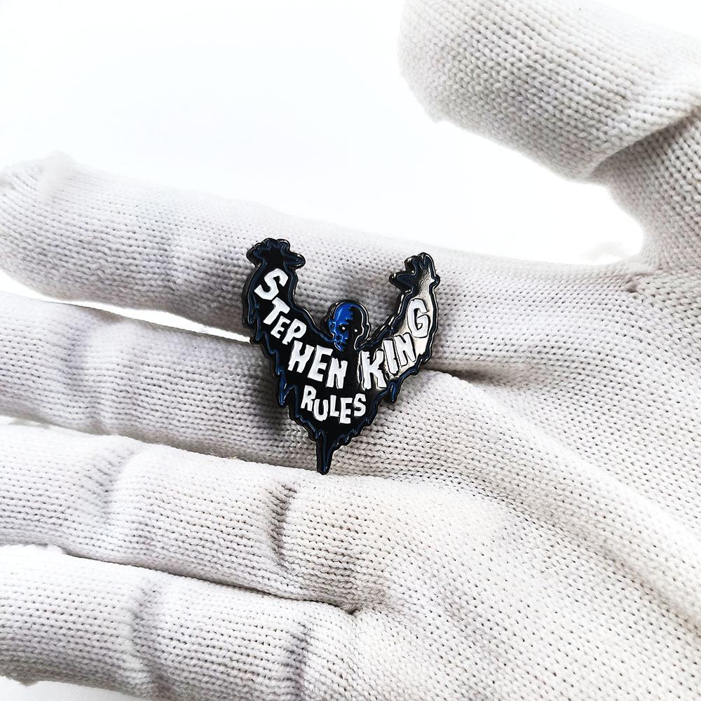 Stephen King Horror Novelty Brooch: Unique Badge Jewelry & Bag Accessory Gift