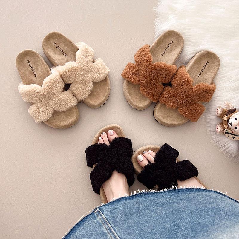 High-value soft-bottomed fluffy slippers for women's outer wear 2025 new autumn and winter flat-bottomed wool rolls at home with cotton mops