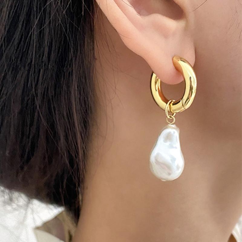 Circle Drop Earrings New Vintage Baroque Pearl Earrings Gold Color Round Earclip Women Temperament Elegant Jewelry Party Gift