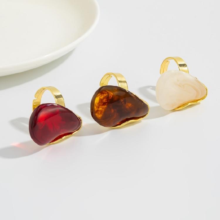 Retro Artistic Geometric Ring Irregular Shape Vintage Style Clear Resin Comfortable Fit for Long Wear Fashion