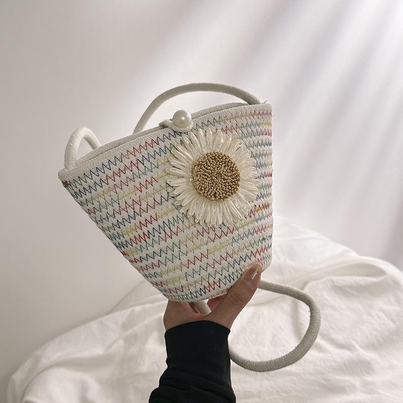 

Модний маленький мішечок через плече з маленькою свіжою квіткою для інтернет-знаменитостей 2024 літо новий закордонний стиль корейська версія маленька сумка жіноча сумка-відро різнокольоровий