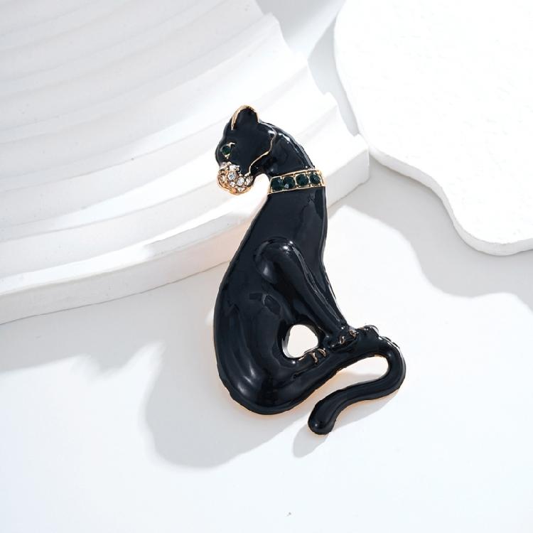 Panther Inspired Brooch Zinc Alloy Crafted Accessory Versatile For And Fashionable Individuals