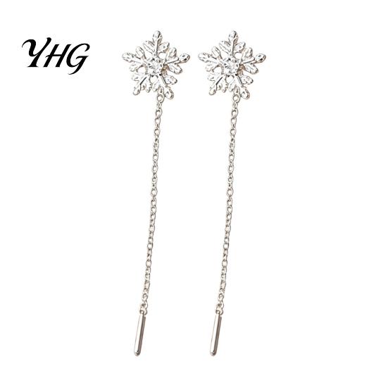 Sparkling Winter Jewelry 1 Pair Snowflake Earrings for Women, Dangle Earrings, Long Daily Commuter Fashion Chain Ear Line Drop Minimalist Christmas