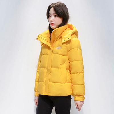 Cappotto imbottito in cotone caldo stile coreano corto invernale addensato alla moda e sciolto per le donne