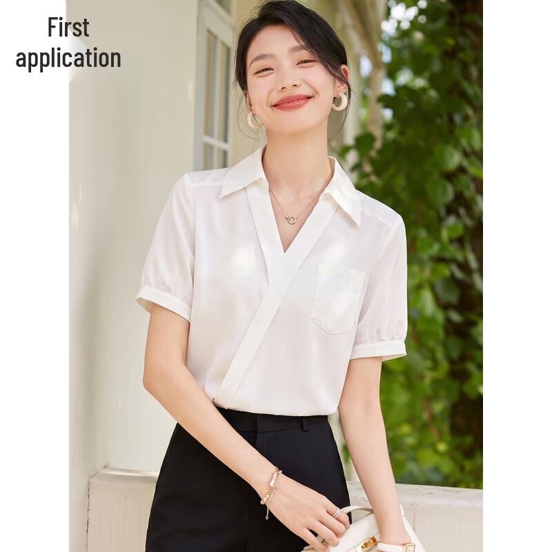 Women s V-Neck Short Sleeve Commuter Shirt M