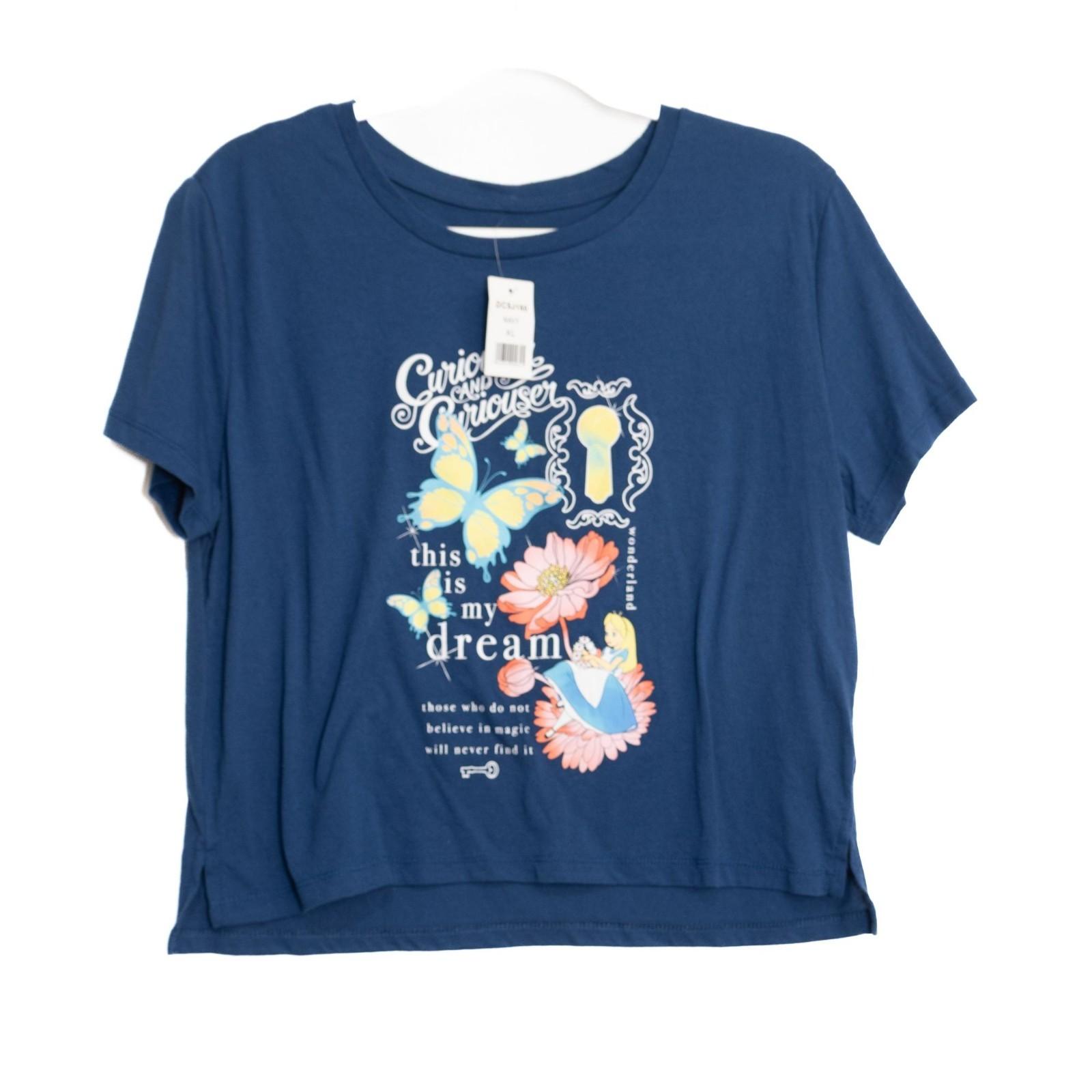 Alice In Wonderland Size XL Curious And Curiouser Graphic T-Shirt XL