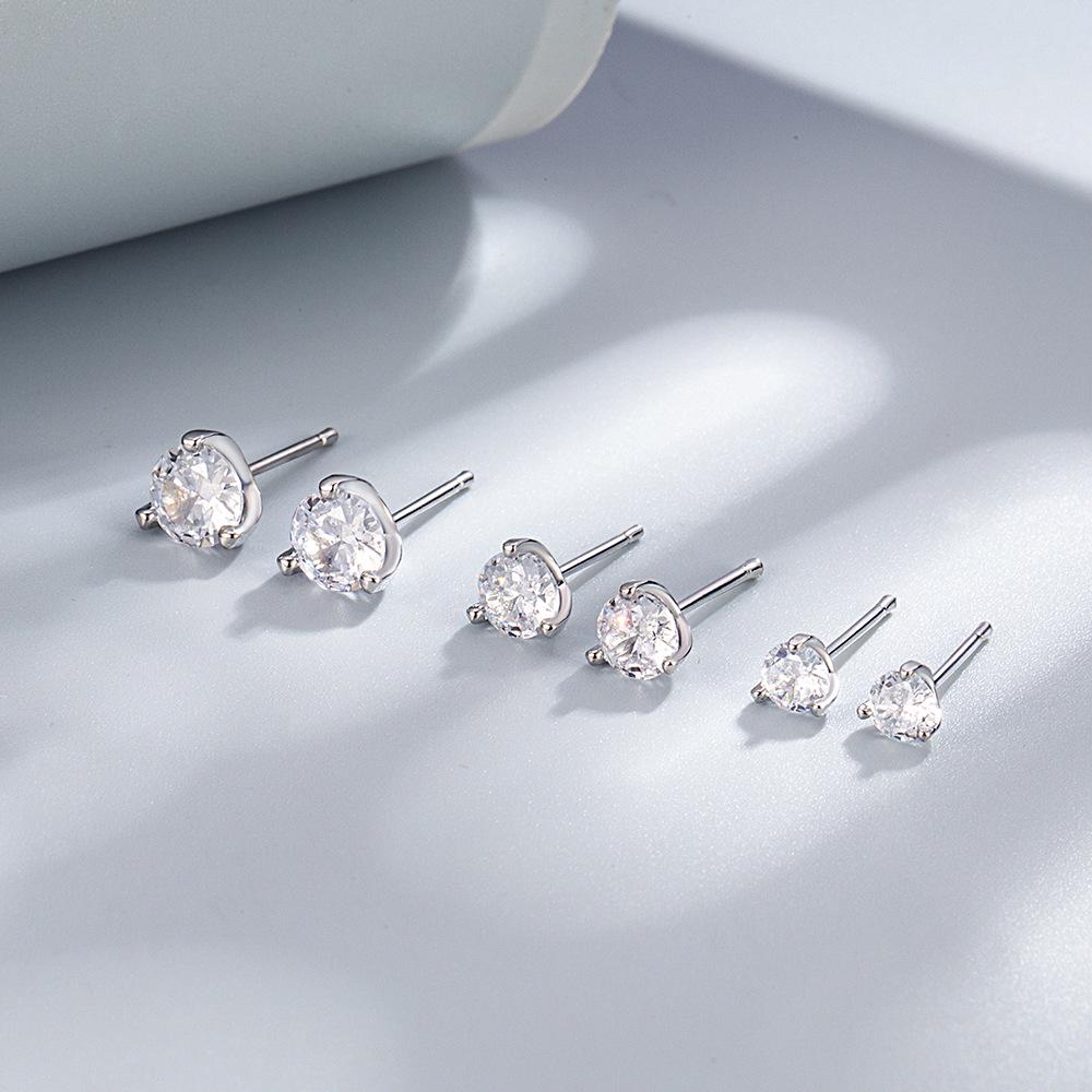 Classic Minimalist Three-Prong Round Stud Earrings - Small, Exquisite, Trendy Ear Jewelry.