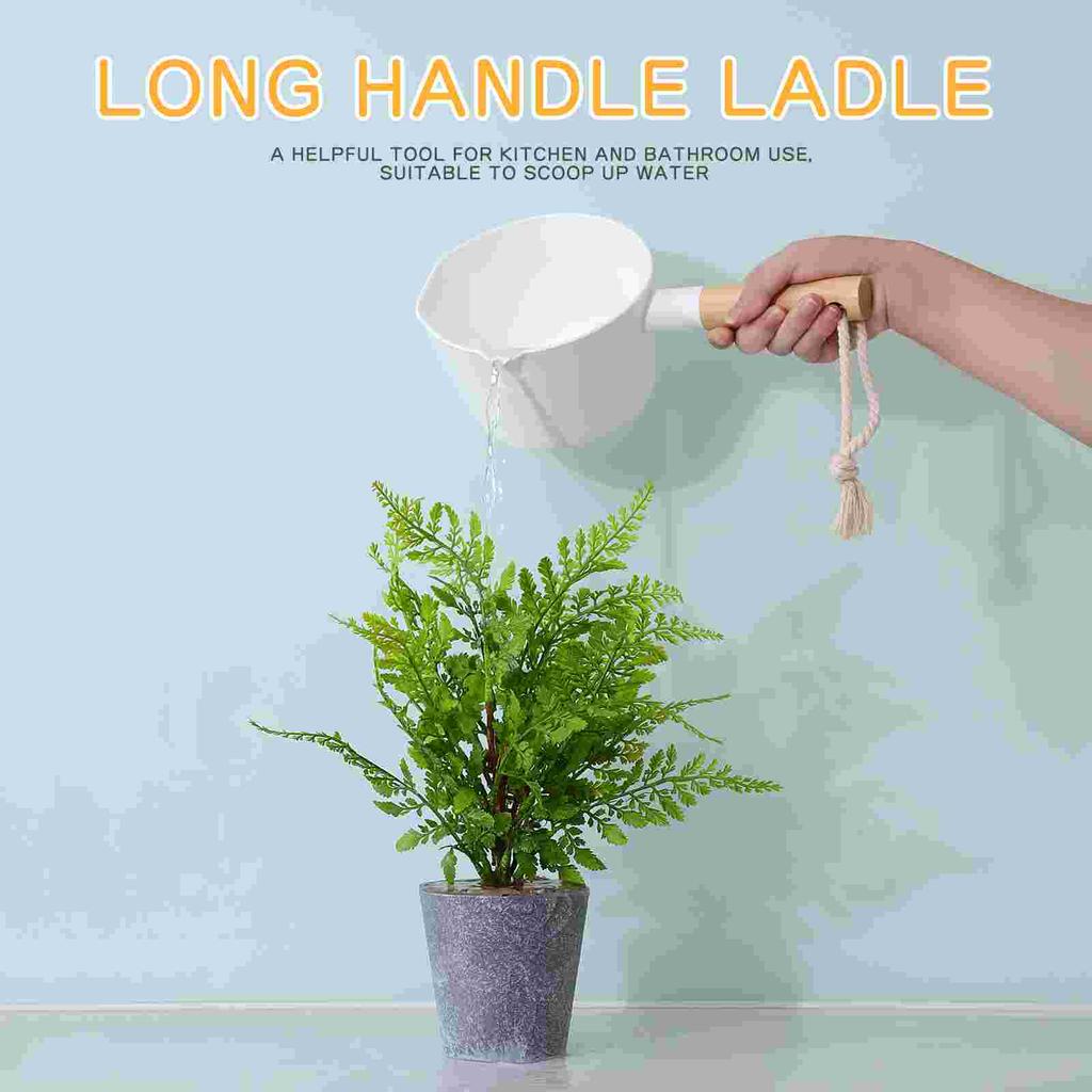Hemoton Water Ladle Long Wooden Handle Water Scoop Bath Ladle Dipper for Home Kitchen Bathroom Bath Dipper
