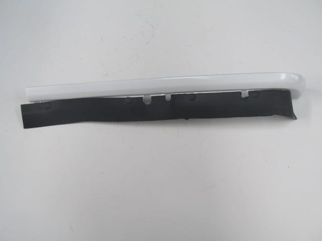 For Isuzu Nkr Champion 1997-2006. lower bezel of headlight left white single-leaf Oem 8-97853820-2