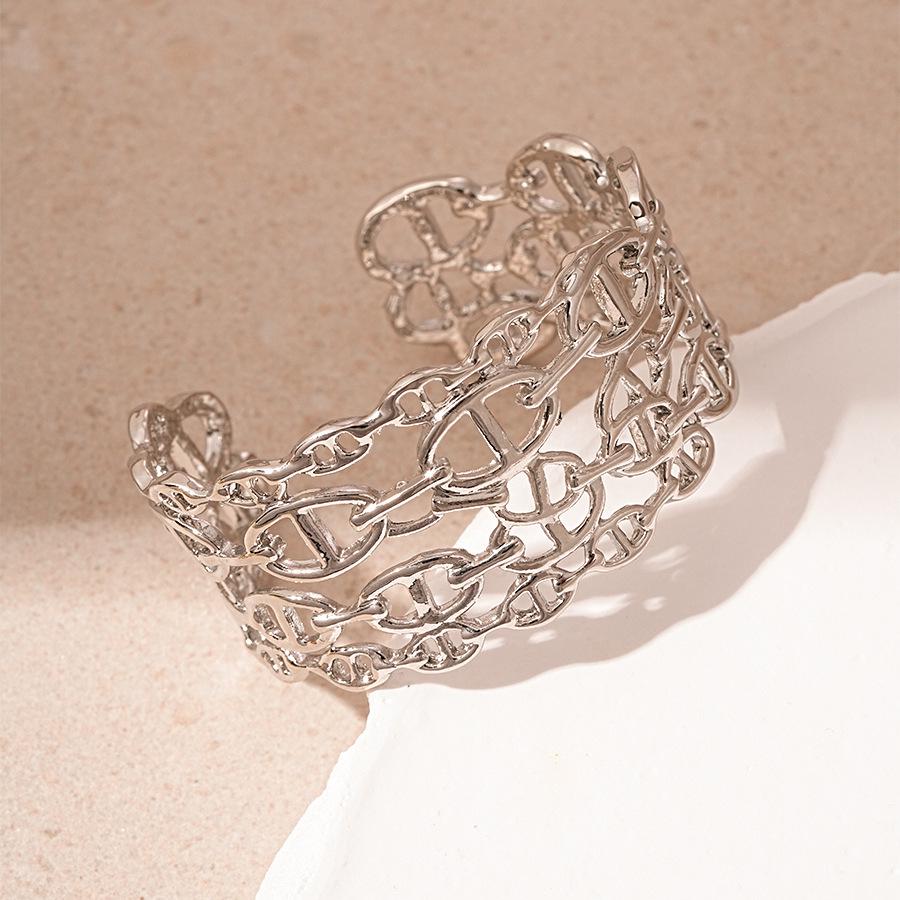 Minimalist European-American Plaid Bracelet: High-End Niche Fashion Jewelry