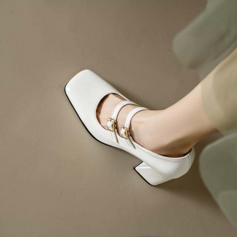 

Новые женские маленькие кожаные туфли резиновая мягкая подошва пряжка женские туфли на очень высоком каблуке одинарные туфли носить обувь больших размеров во все сезоны квадратный каблук 46 (customized non-return and exchange) белый