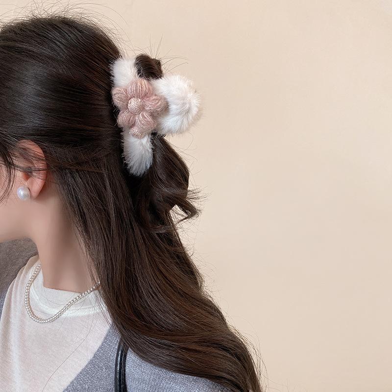 Plush Flower Grab Clip Female Shark Clip Hairpin 2026 New Back Head Coil Hair Clip Hair Accessories