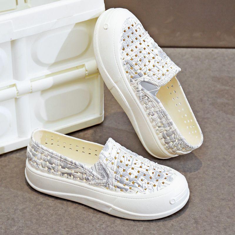 Cute Cartoon Patterns Women Sandals Round Toe Shoes Anti Slip Waterproof Outdoor Thick Soft Flat Shoes