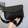 Nischendesign High-End gewebte Gürteltasche Damen einfache Pendler-Umhängetasche Mode vielseitige lässige Umhängetasche Brusttasche