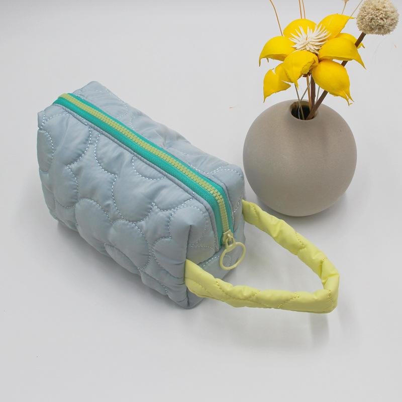 Мягкая и милая вышитая цветочная конфетная косметичка, милая большая пенальная сумка для канцелярских принадлежностей, сумка для хранения, портативная коробка для масок