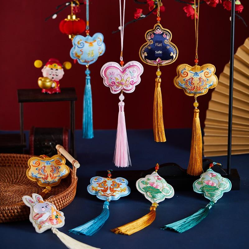 Dragon Boat Festival Fragrance Sachet Pendant, Peace Amulet Embroidered in Traditional Chinese Style, Portable Hanging Ornament for Neck or Car