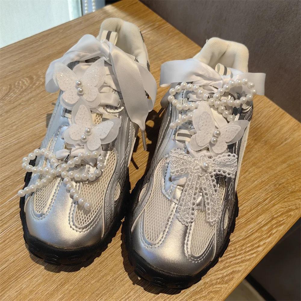 Módní síťovaná květina Ozdoby na boty Šněrovací přívěsky na tenisky Dívčí perlová krajková mašle Ozdoba na boty Šňůrky Spona 1 ks