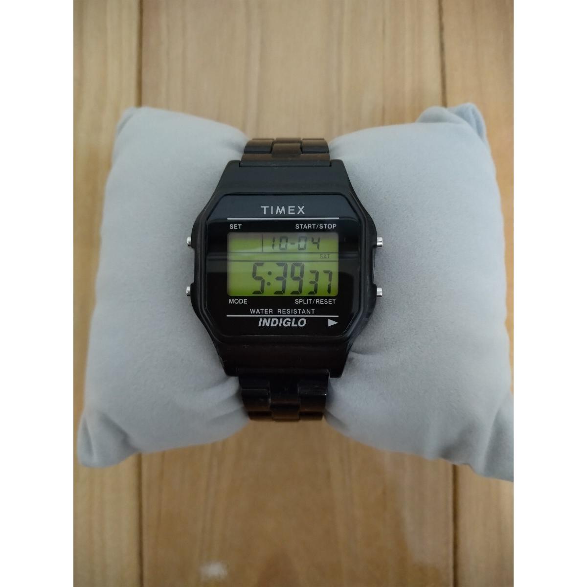 Good condition TIMEX Classic Digital Classic Tile Collection TW2V20000 (Black)