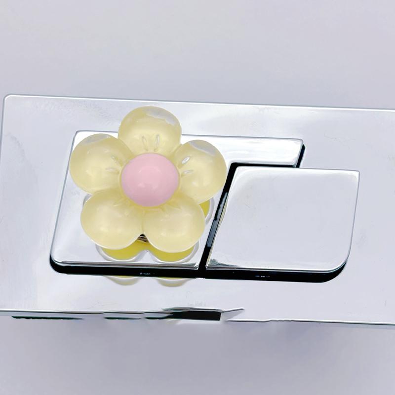 Toalettryckare i blomform Självhäftande Toalettryckknapp Nagelskydd Handtag för toalettlock Tankspolknapp