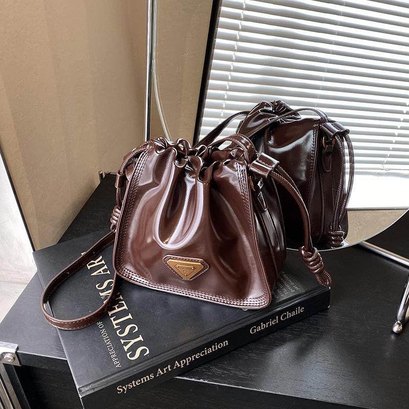 

Bag messenger bag women s 2025 new bag winter light luxury niche high-end fashion shoulder bag 20.5*8.5*18