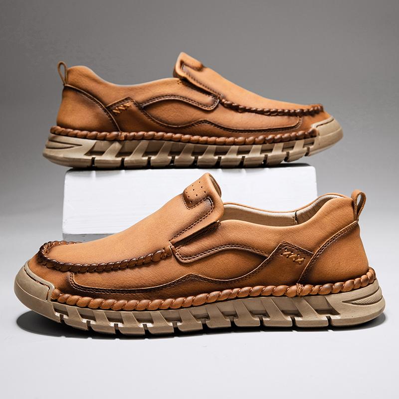 2026 New Men Casual Shoes Handmade Leather Loafers Comfortable Men's Shoes Quality Split Leather Flat Moccasins Men Sneakers