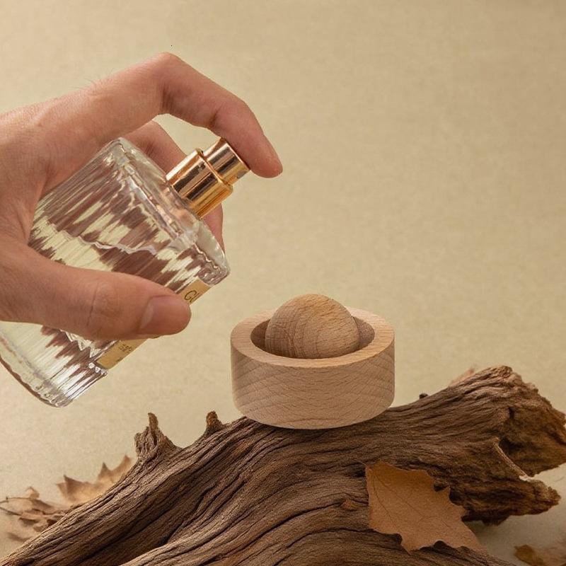 Wood Essential Oil Diffuser Mini Sphere Shaped Wooden Aromatherapy Diffuser Small Round Oil Diffuser for Home Office Car Inter Air Fresheners 2
