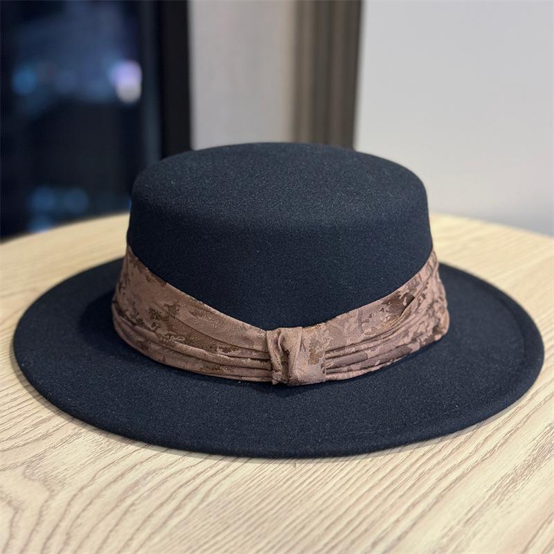 Hepburn Style French Retro Flat Top Hat Women's Autumn and Winter British Versatile Woolen Flat Top Hat Trendy Temperament Bucket Hat