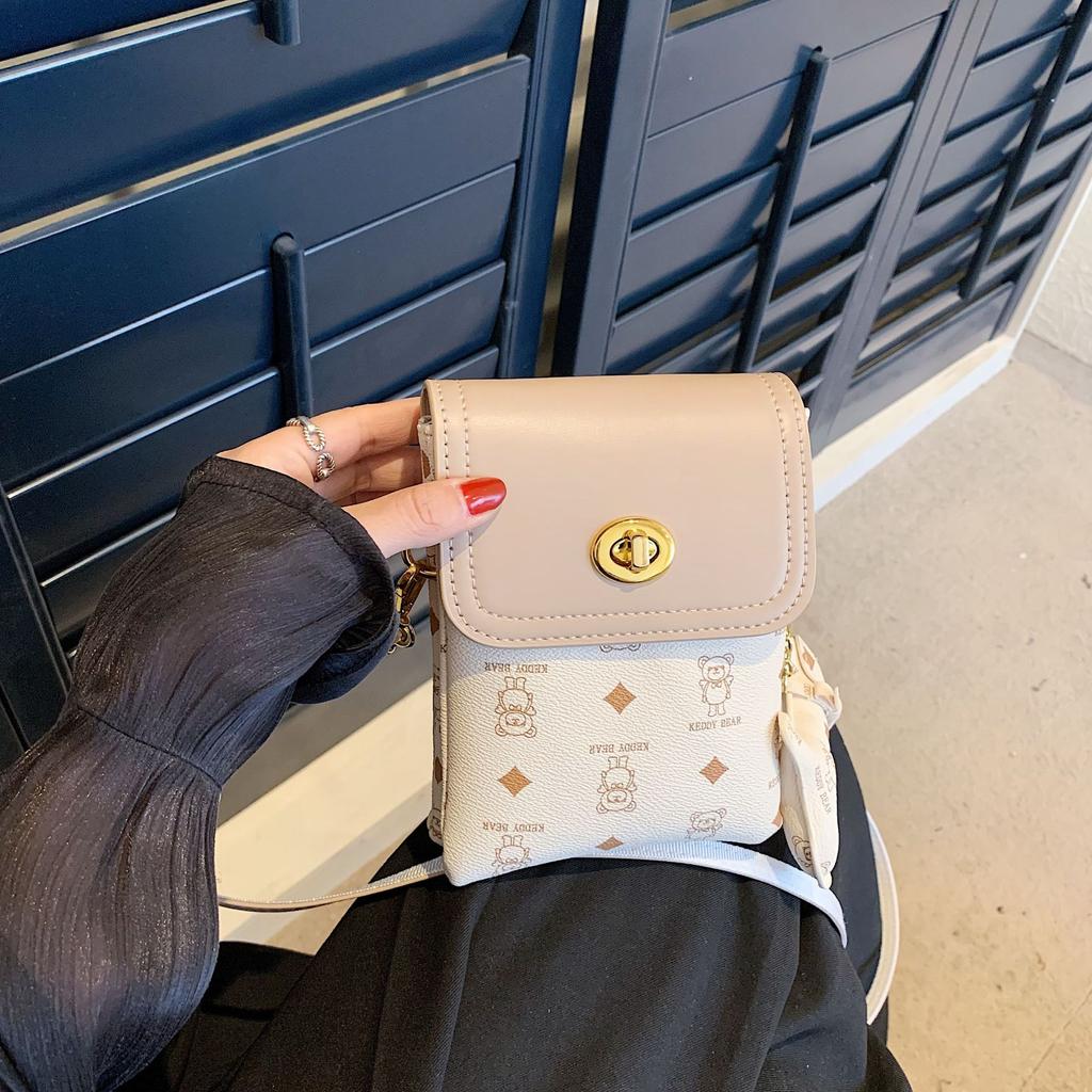 Hong Kong Typhoon Cigarette Box Bag New Trendy Vertical Small Square Bag White Shoulder Crossbody Mobile Phone Bag Women's Bag