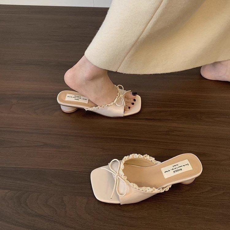 French Elegant Lace Edge One-word Drag Woman 2025 New Korean Version Square Head Bow Outside Wearing Thick Heel Cool Slippers