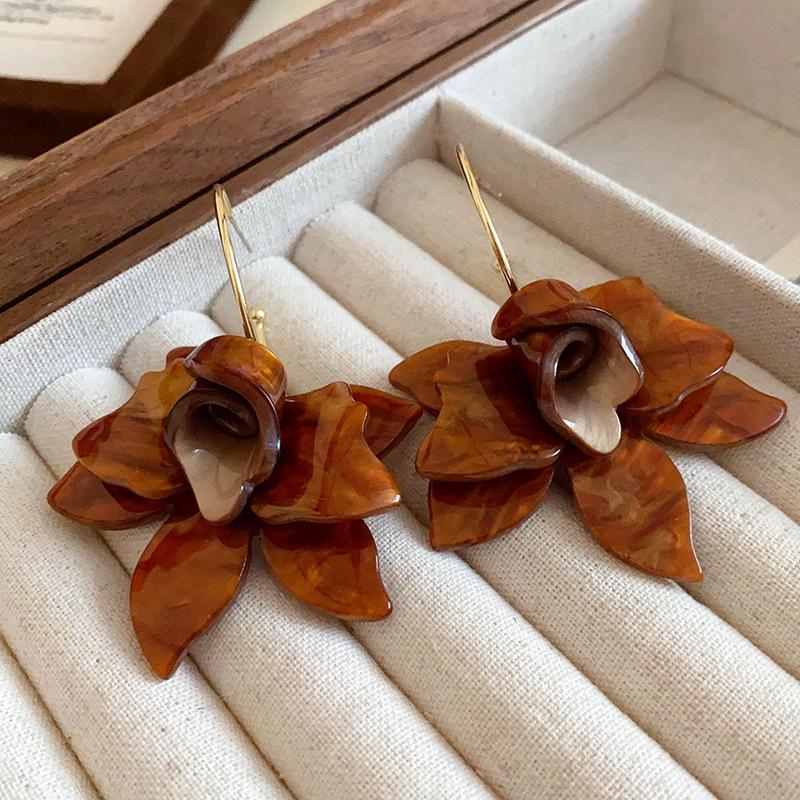 ZAKOL Nye Trendy Hvite Grønne Brune Resin Blomster Hoop Øredobber For Kvinner Mote Zirkon Statement Øredobber Engros