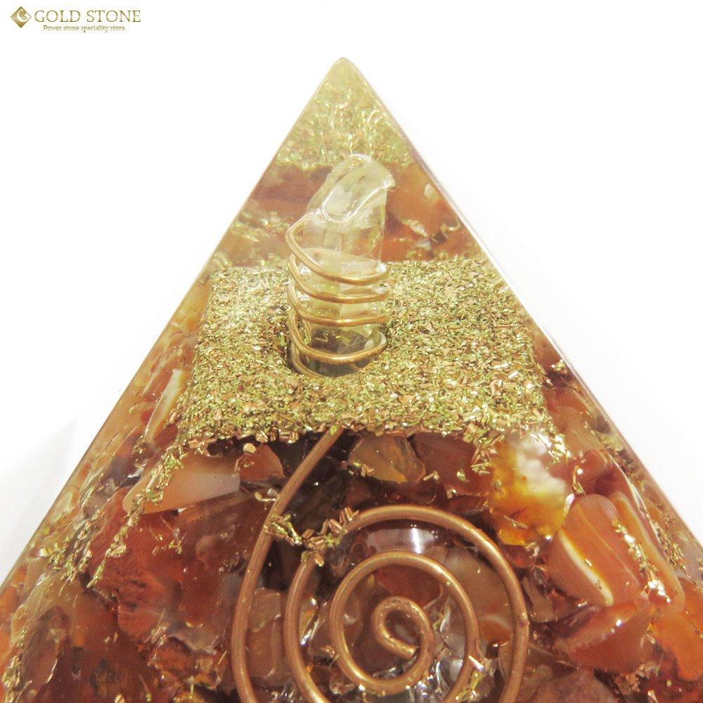 [GOLD STONE] Natural Orgonite Pyramid with Single Quartz Crystal, Spiritual Goods, Approximately 65-70mm Wide, Carnelian