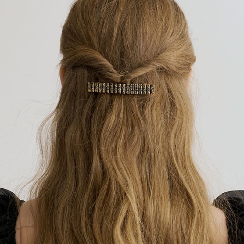 

Jean Paul Clarisse Noir Crystal Automatic Pin JC048AC gold