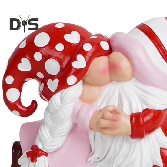 Gnomes Couple Figurine Valentine's Day Tabletop Gnomes Couple Ornament Resin Kissing Dwarf Couple Statue Gifts for Girlfriend Mom Women