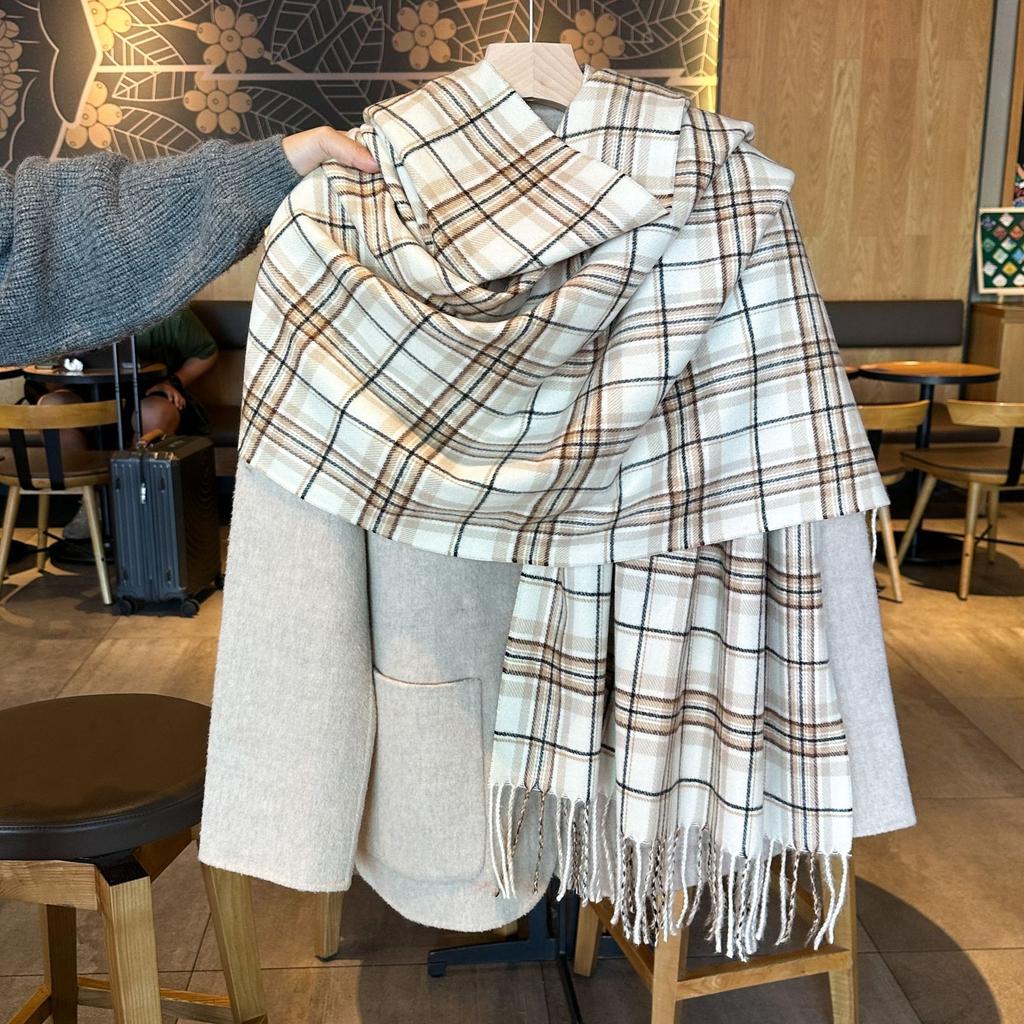 Women's Vintage Plaid -Like Scarf, Thickened Fringed Shawl for Autumn and Winter, High-End Warmth and Cold Protection