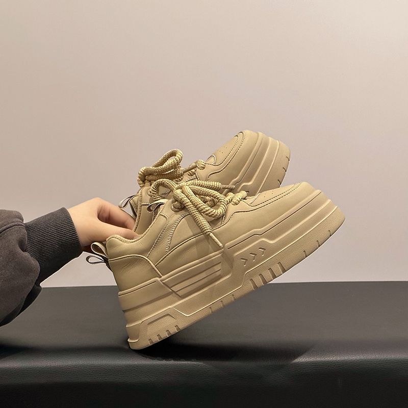European station little white shoes women's 2025 autumn and winter new velvet platform casual sports shoes inner height increase black dad shoes