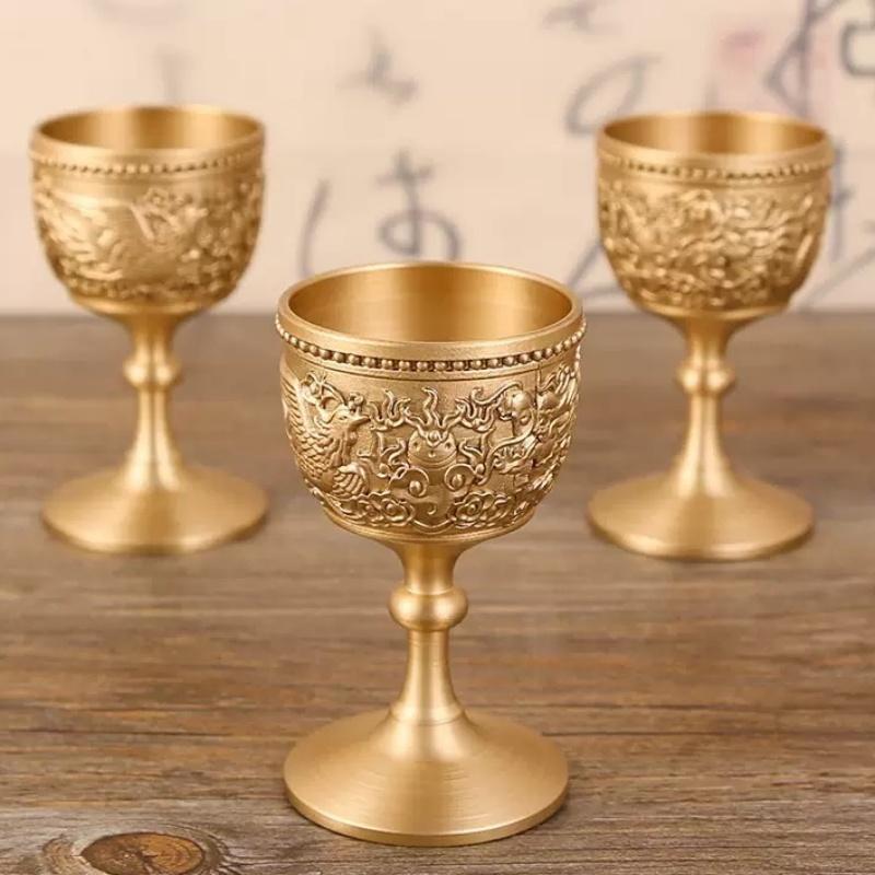 European Wine Glass, Brass Vintage Portable Golden Cup, Carved Mini Spirit Vodka Cup, Tabletop Living Room Decoration, 30ml,1pcs