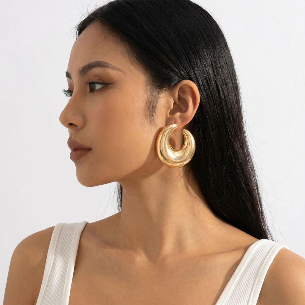 European & American Stylish Irregular Flower Stud Earrings for Women's Elegant Personality