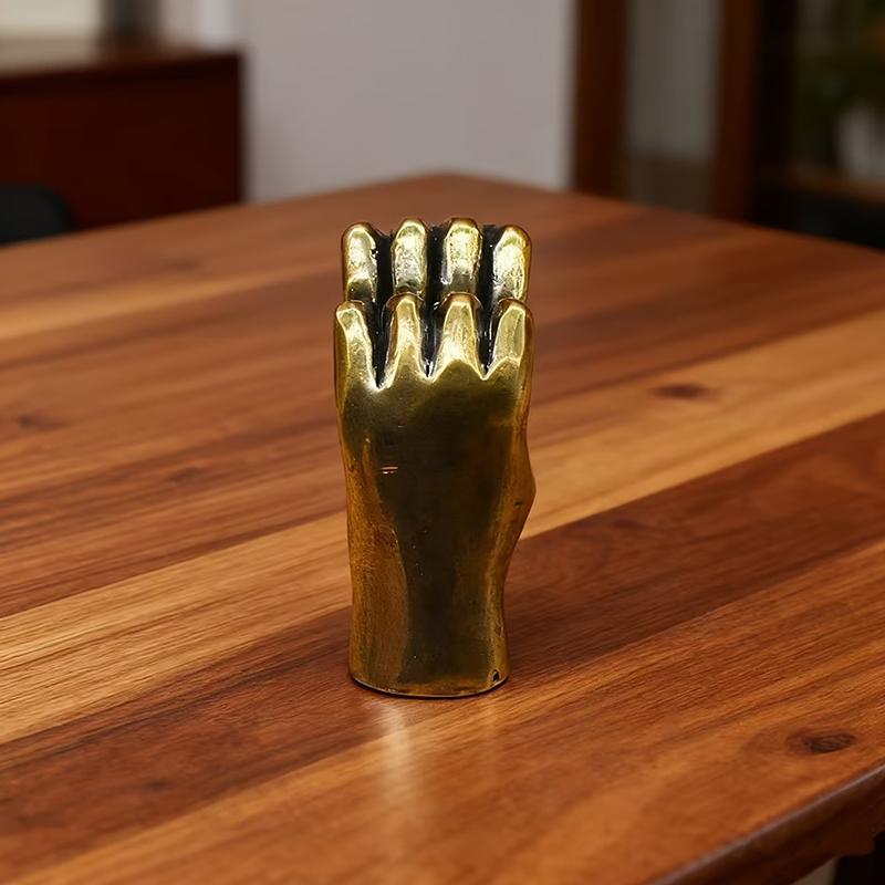 Vintage Brass Heart-Shaped Hand Statue, Love Hand Sculpture Model Ornament Home Office Desktop Decor