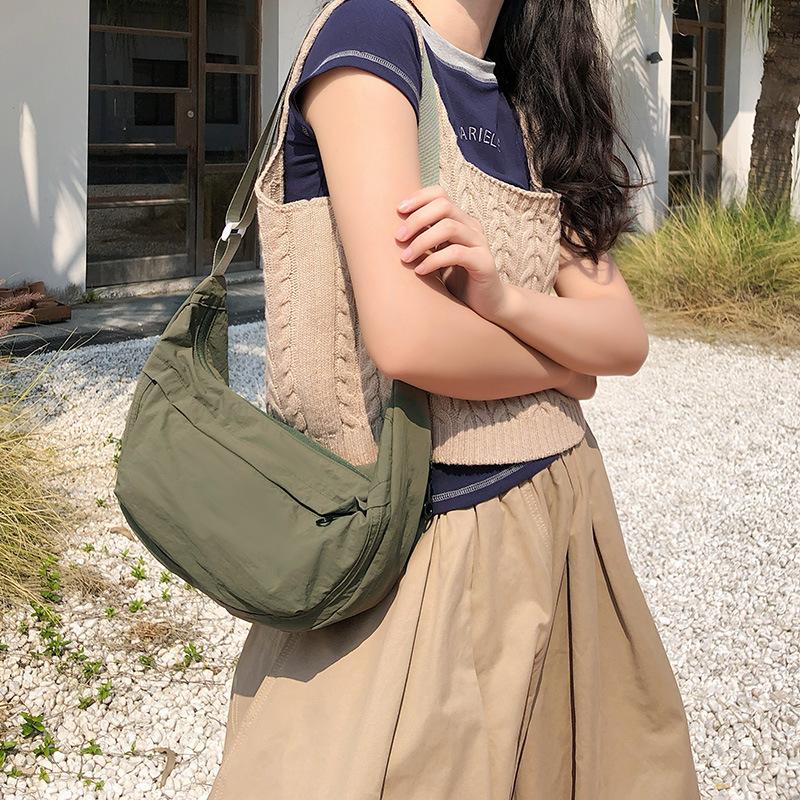 Casual crossbody bag girls lightweight shoulder canvas bag waterproof commuting solid color versatile nylon dumpling bag for men