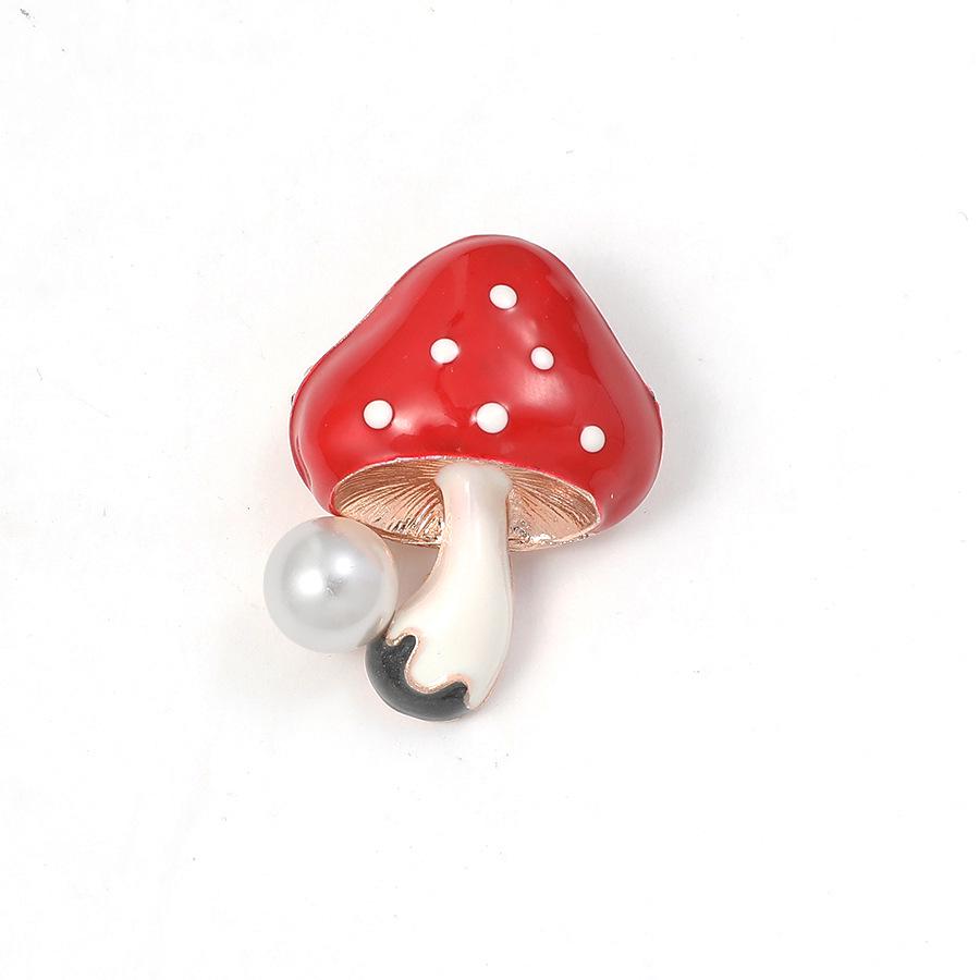 Pearl-Inlaid Mushroom Brooch: High-End Scarf Buckle and Coat Decoration for Women