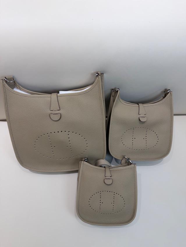 2026 Women's Classic Cowhide Leather Shoulder & Crossbody Bag
