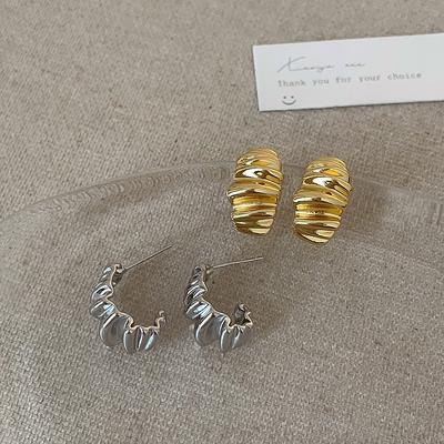 Design Sense Folded Croissant Bag Earrings Women'S Niche Unique Personality Fashion Temperament Elegant Versatile Earrings