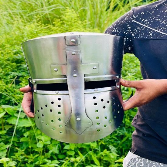 Solaire Crusader Helmet  Medieval Knight Great Helm Dark Souls Inspired Armor Helmet for Cosplay, LARP  Collectors  Best Gift For Him