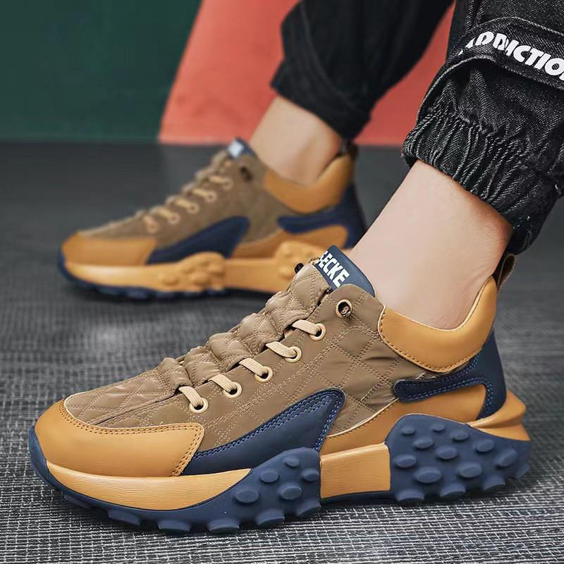 Atmungsaktive Freizeitsport- und Wanderschuhe in Übergröße für Herren mit dicker Sohle