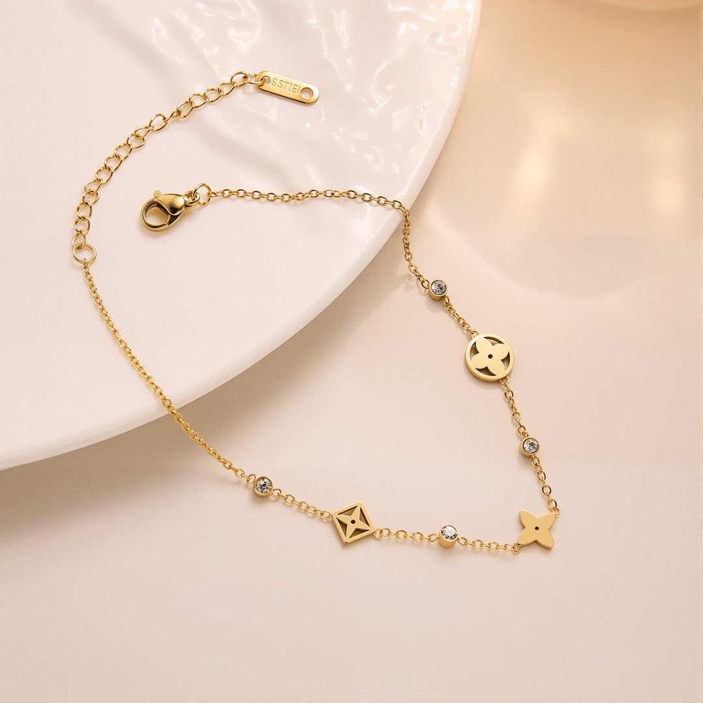 High-End Four-Leaf Clover Titanium Steel Necklace - Elegant, Fade-Resistant Clavicle Chain for Women