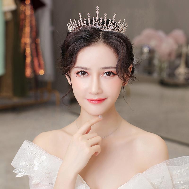 Braut Feenhaft und Elegant Waldkrone Hochzeit Hochzeitskleid Abendessen Reise Fotografie Stil Krone Kopfschmuck