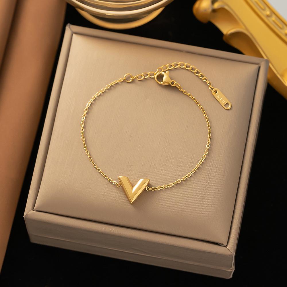 Korean Fashion V Letter Titanium Steel Necklace - Women's Simple Non-Fading Pendant Clavicle Chain