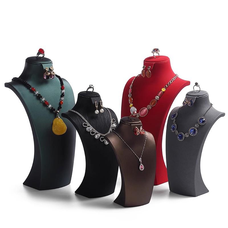 Luxury PU Leather Necklace Display Set Jewelry Model Bust Packaging Mannequin Showcase for Store Jewelry Display Accessories