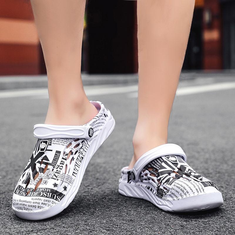 Men's hole shoes large size slippers bag head beach shoes men's trendy outdoor sandals wear slippers fashion breathable sandals